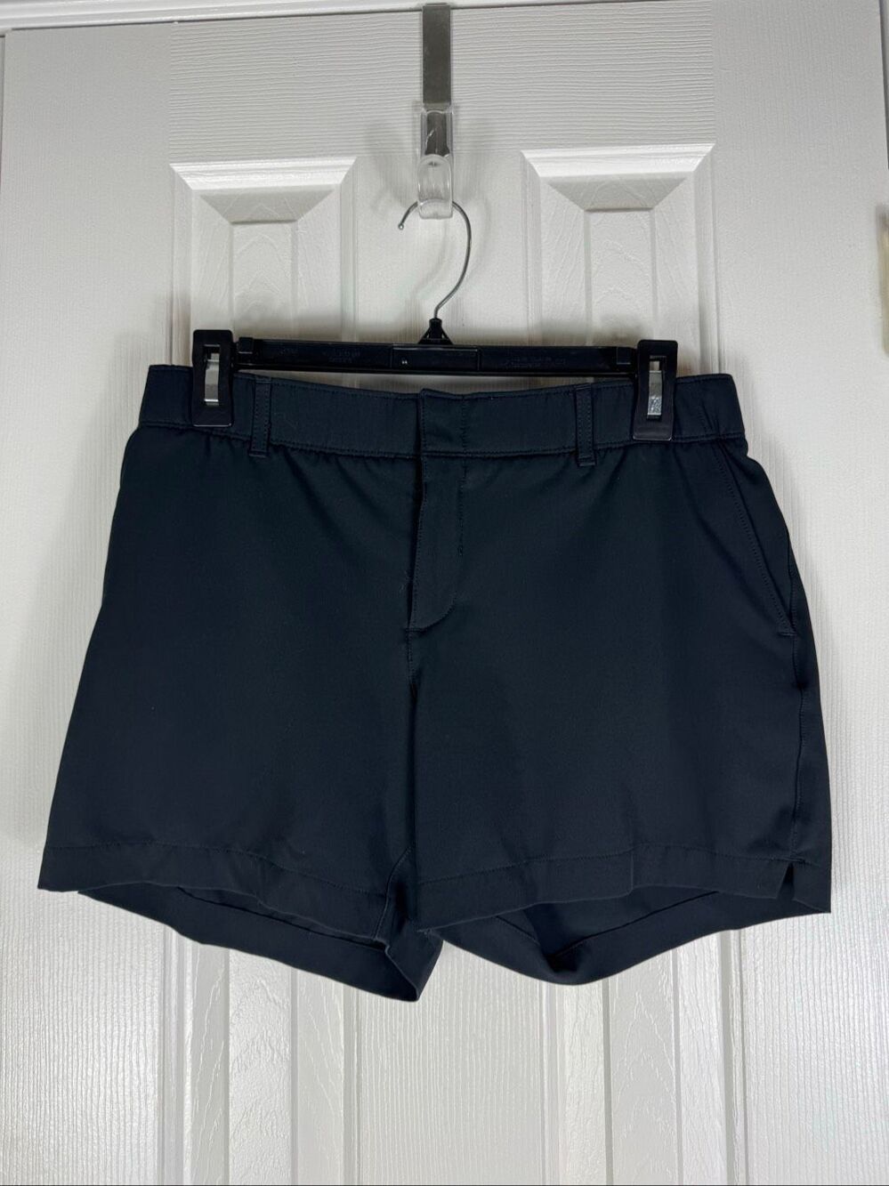 Under Armour Womens Black Heatgear Shorts Size 6